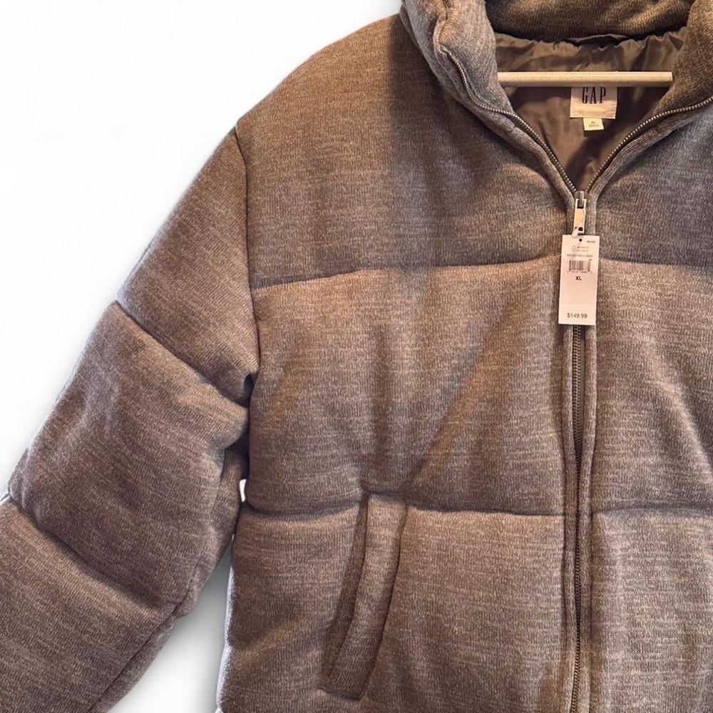NWT GAP Relaxed Fit Short Gray Puffer Jacket size XL Women’s - Picture 3 of 9